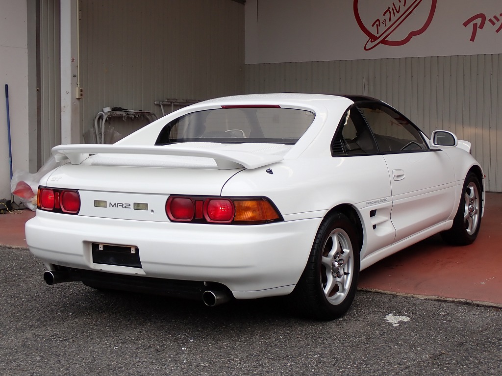 TOYOTA MR2