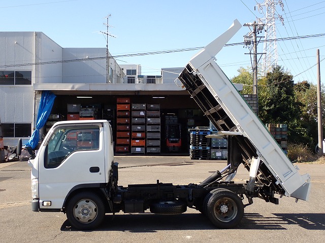 ISUZU Elf Truck