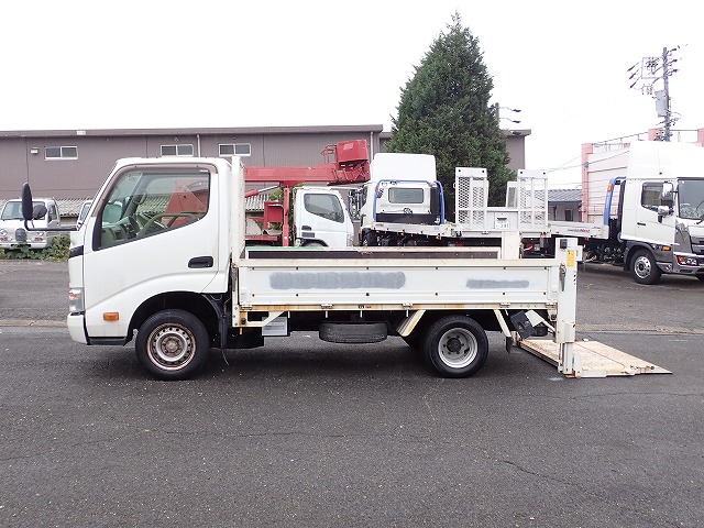 TOYOTA Dyna Truck