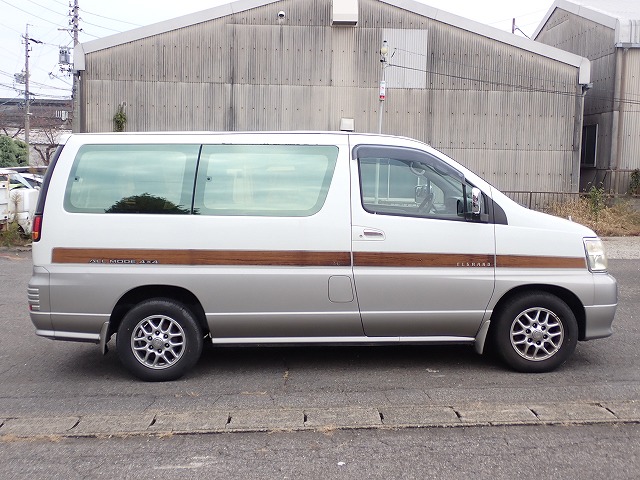 NISSAN Elgrand