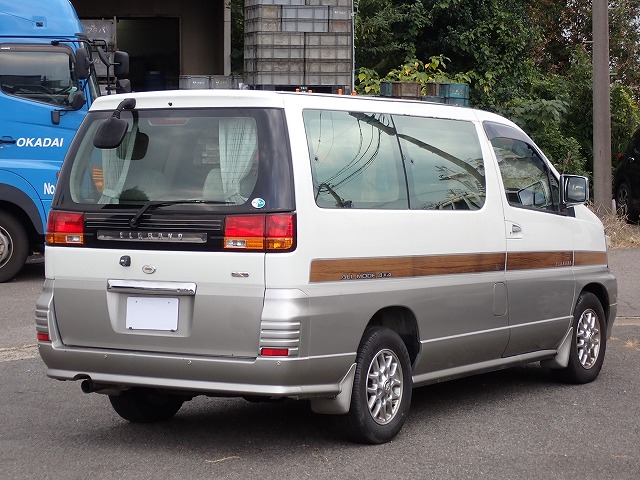 NISSAN Elgrand