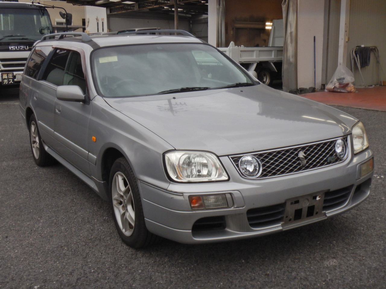 NISSAN Stagea