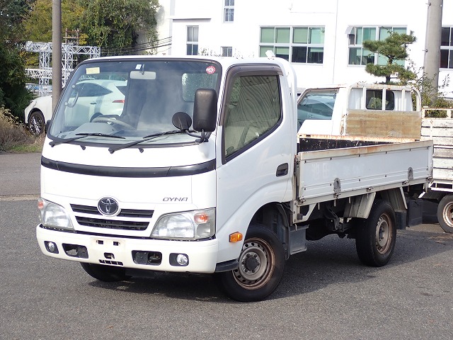 TOYOTA Dyna Truck