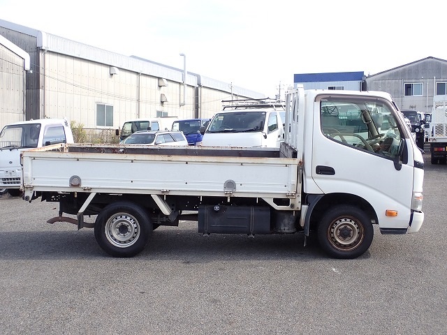 TOYOTA Dyna Truck