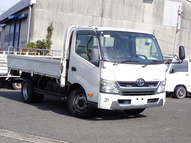 TOYOTA Dyna Truck