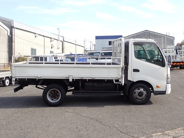 TOYOTA Dyna Truck