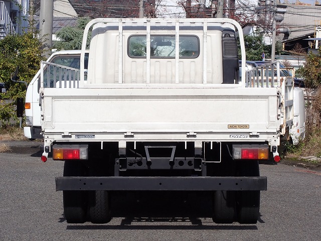 TOYOTA Dyna Truck