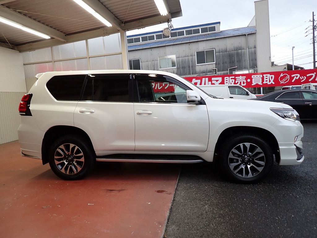 TOYOTA Land Cruiser Prado