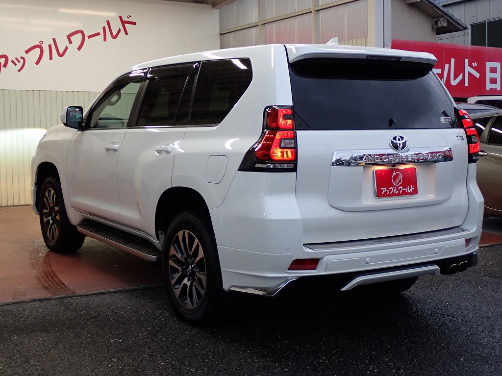 TOYOTA Land Cruiser Prado