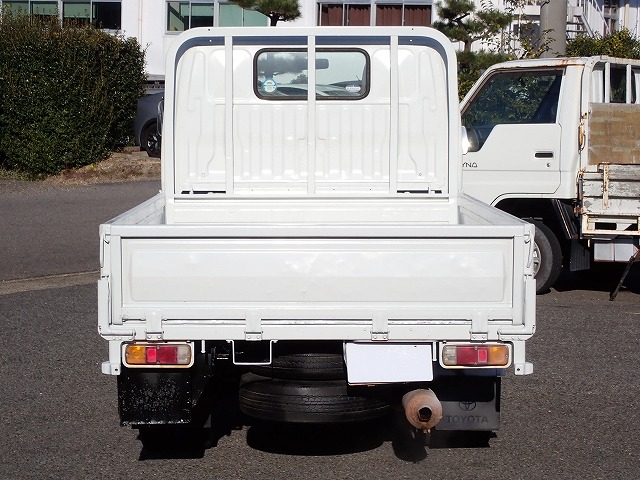 TOYOTA Dyna Truck