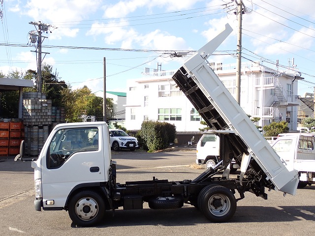 ISUZU Elf Truck