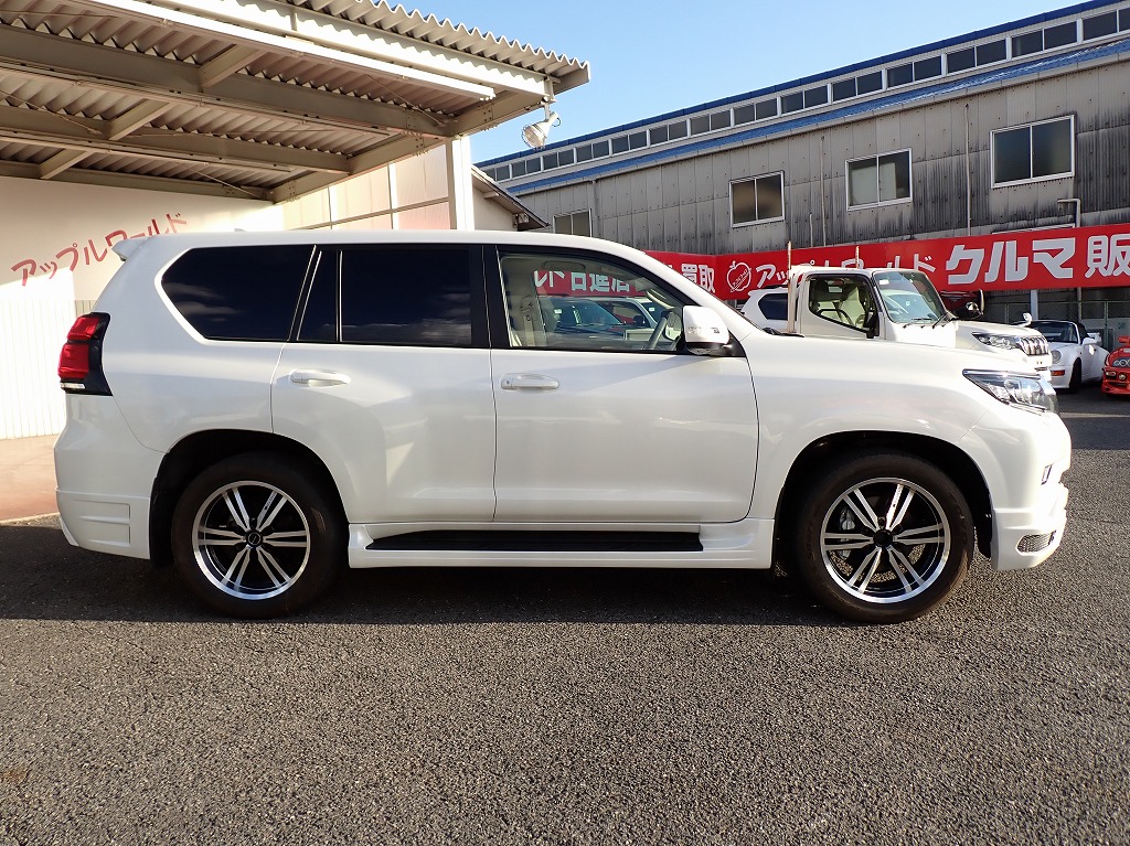 TOYOTA Land Cruiser Prado