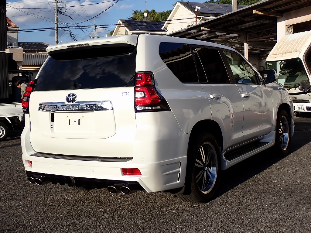 TOYOTA Land Cruiser Prado