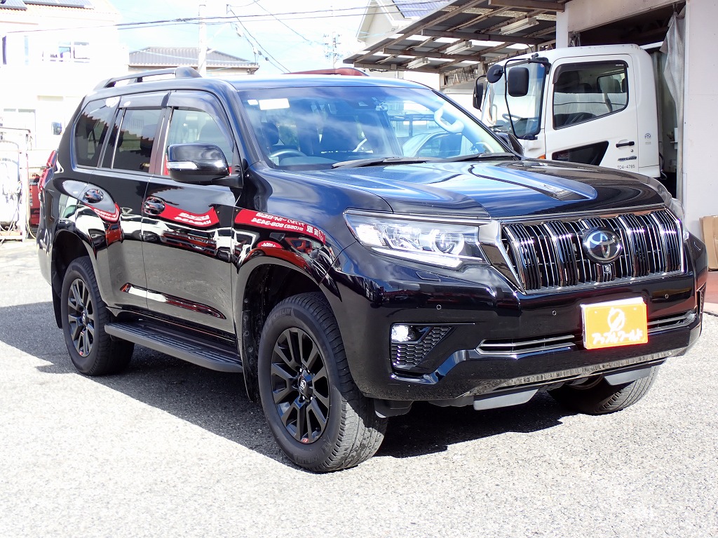 TOYOTA Land Cruiser Prado