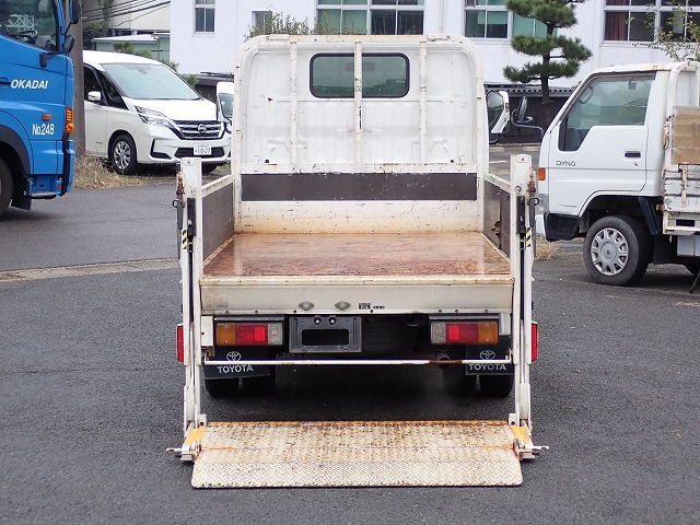 TOYOTA Dyna Truck