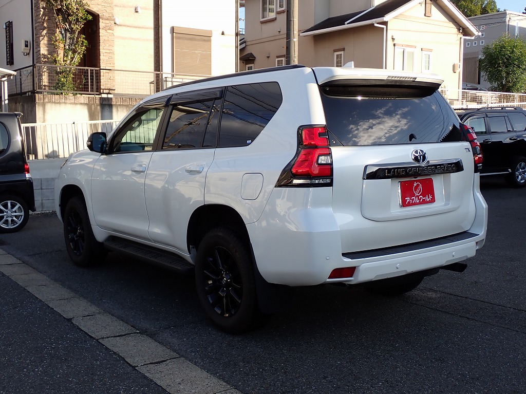 TOYOTA Land Cruiser Prado