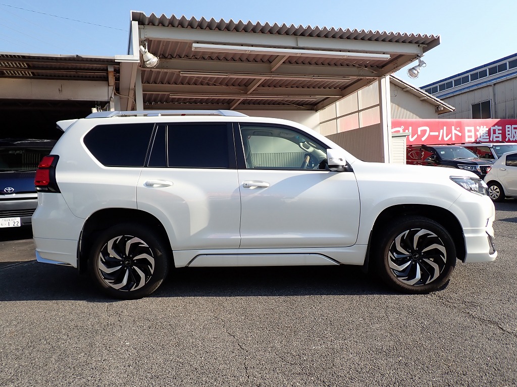 TOYOTA Land Cruiser Prado