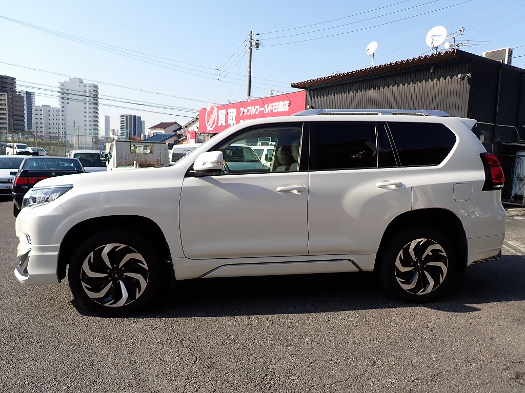 TOYOTA Land Cruiser Prado