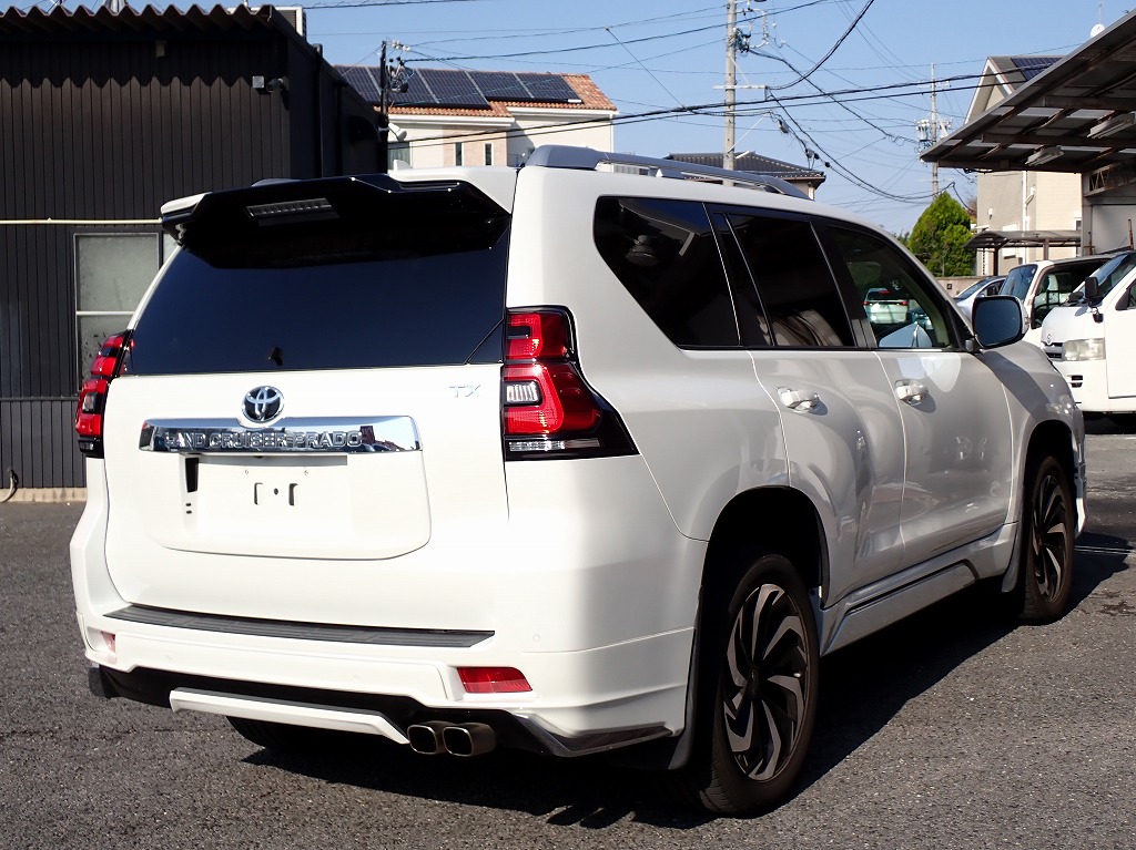 TOYOTA Land Cruiser Prado