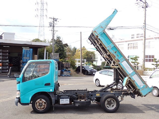 TOYOTA Dyna Truck