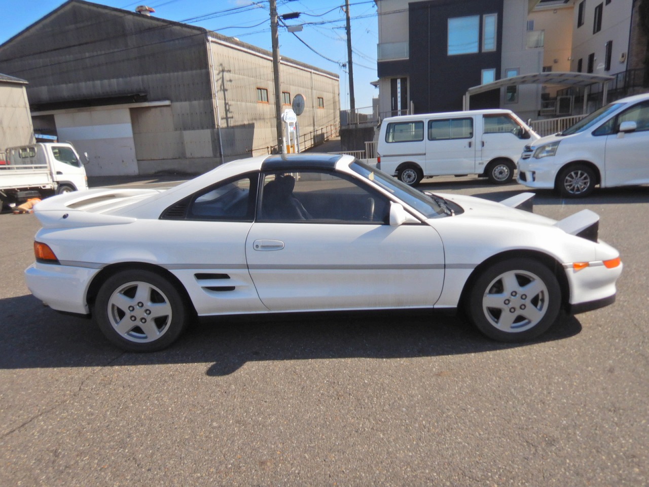 TOYOTA MR2