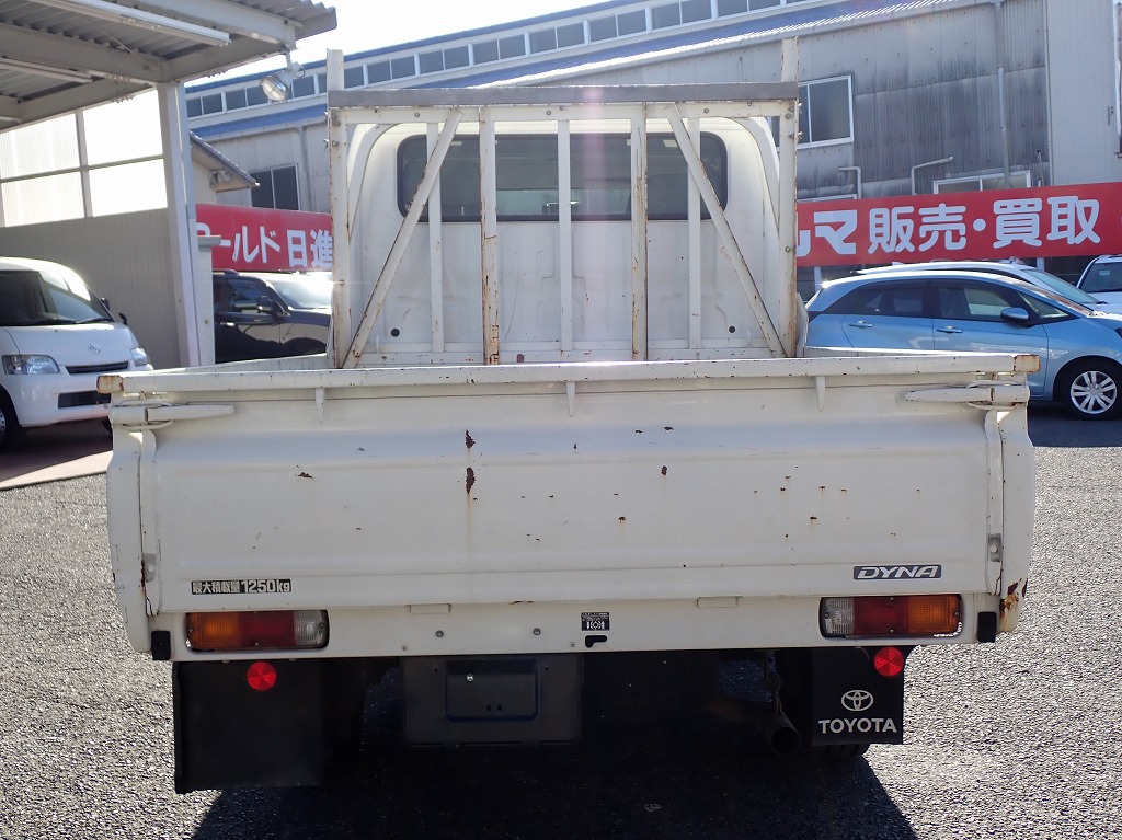 TOYOTA Dyna Truck