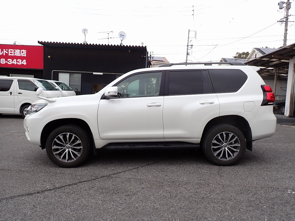 TOYOTA Land Cruiser Prado