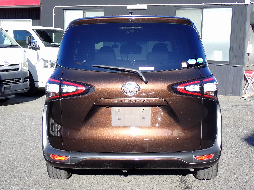 TOYOTA Sienta