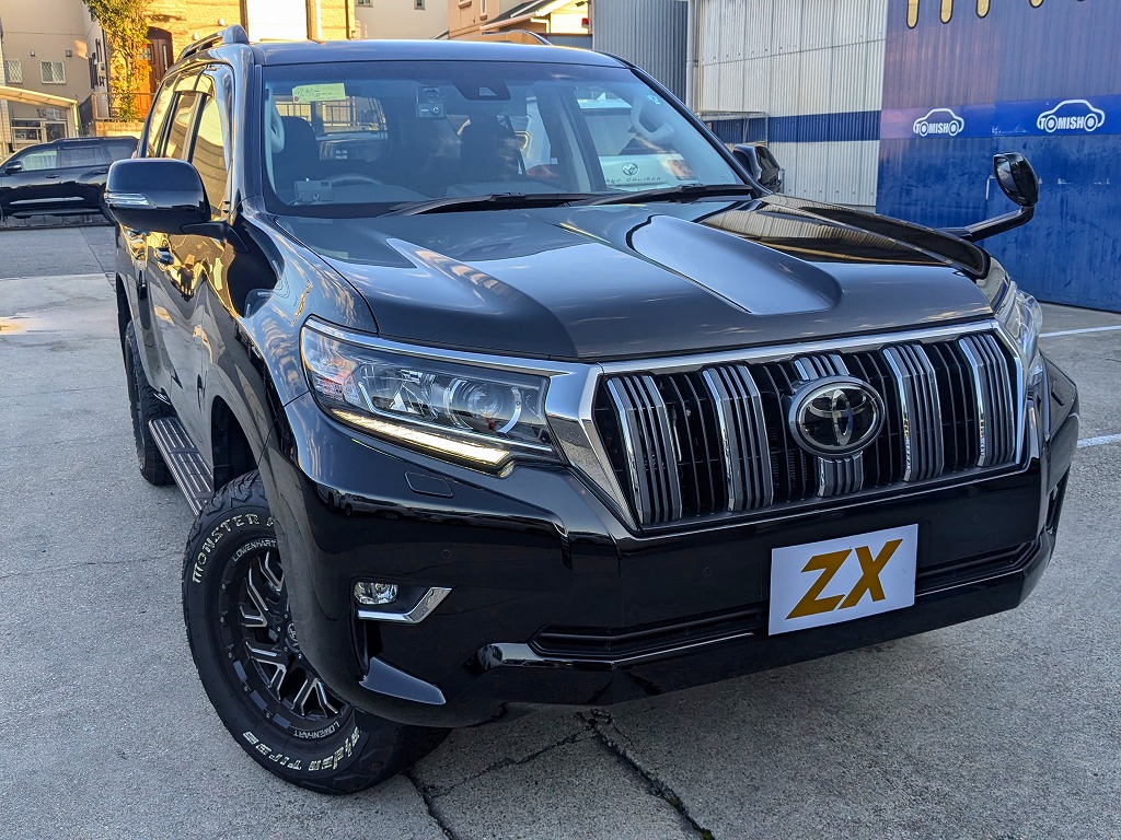 TOYOTA Land Cruiser Prado