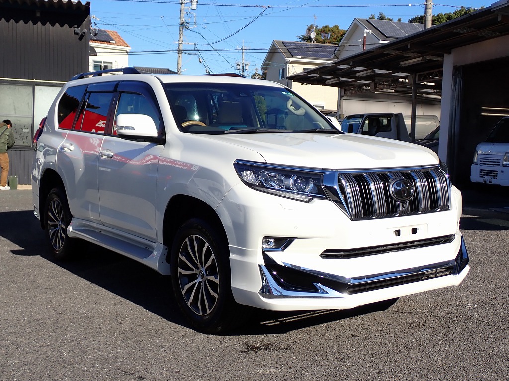 TOYOTA Land Cruiser Prado