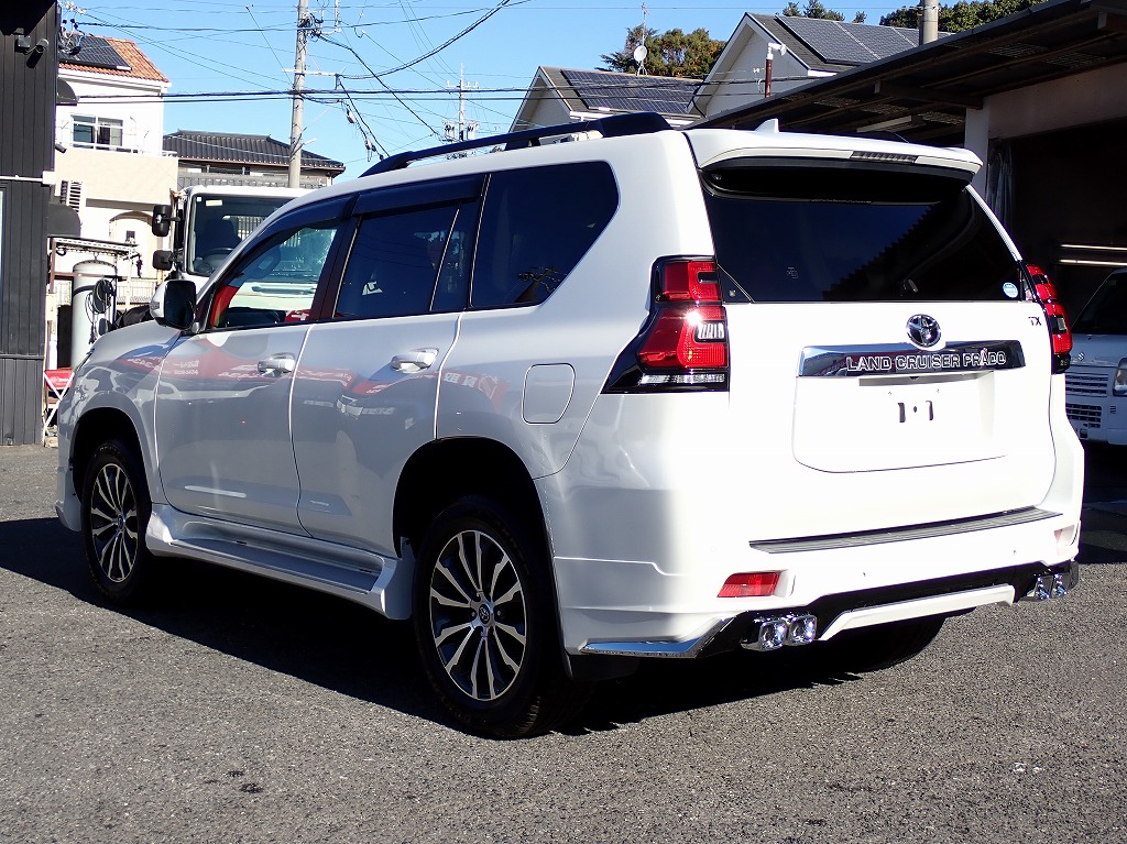 TOYOTA Land Cruiser Prado