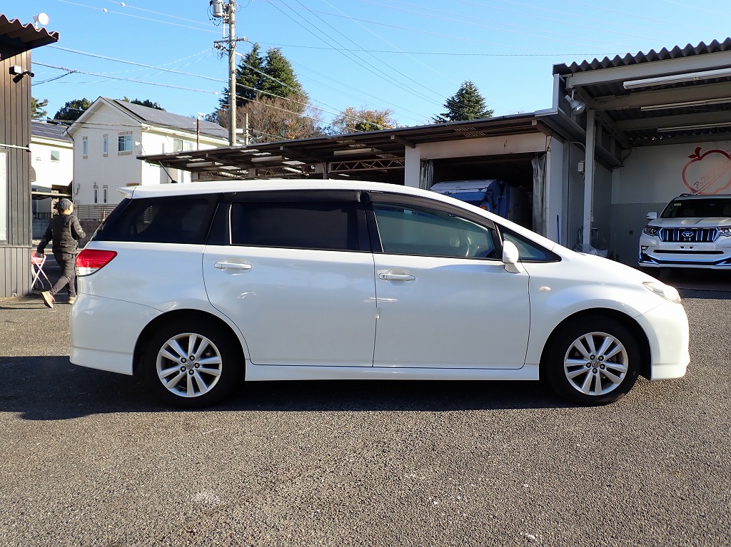 TOYOTA Wish