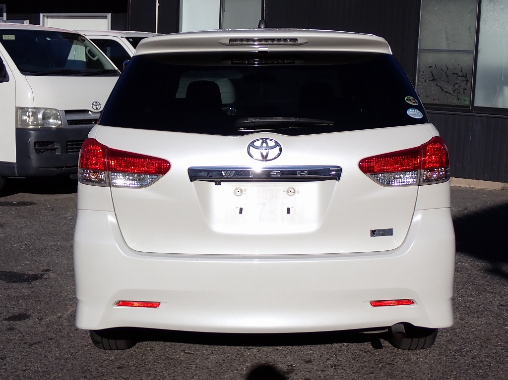 TOYOTA Wish