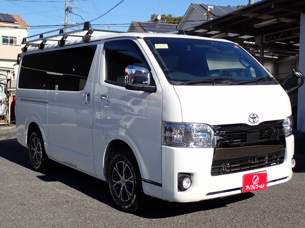 TOYOTA Hiace Van