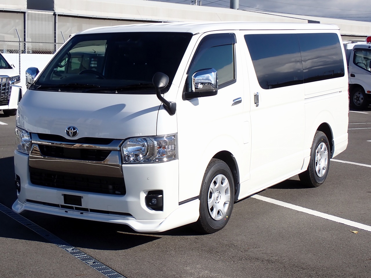 TOYOTA Hiace Van