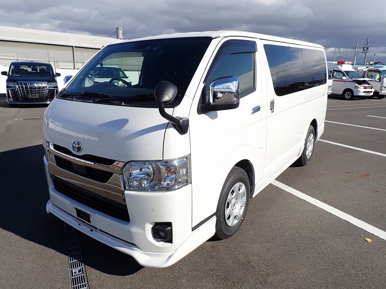 TOYOTA Hiace Van