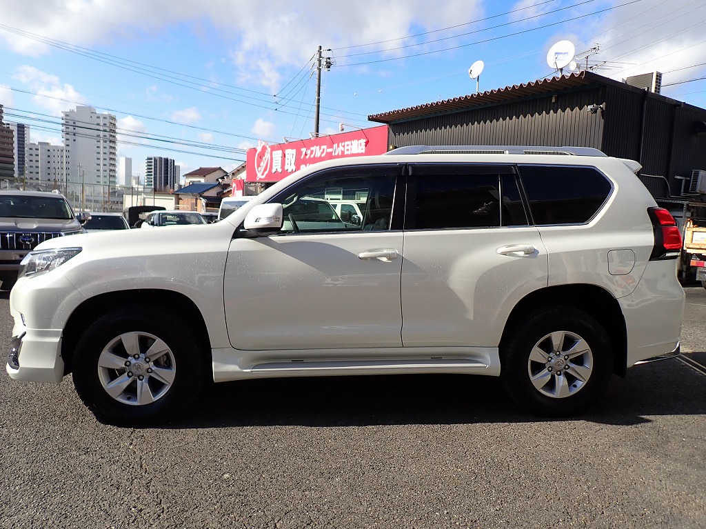 TOYOTA Land Cruiser Prado