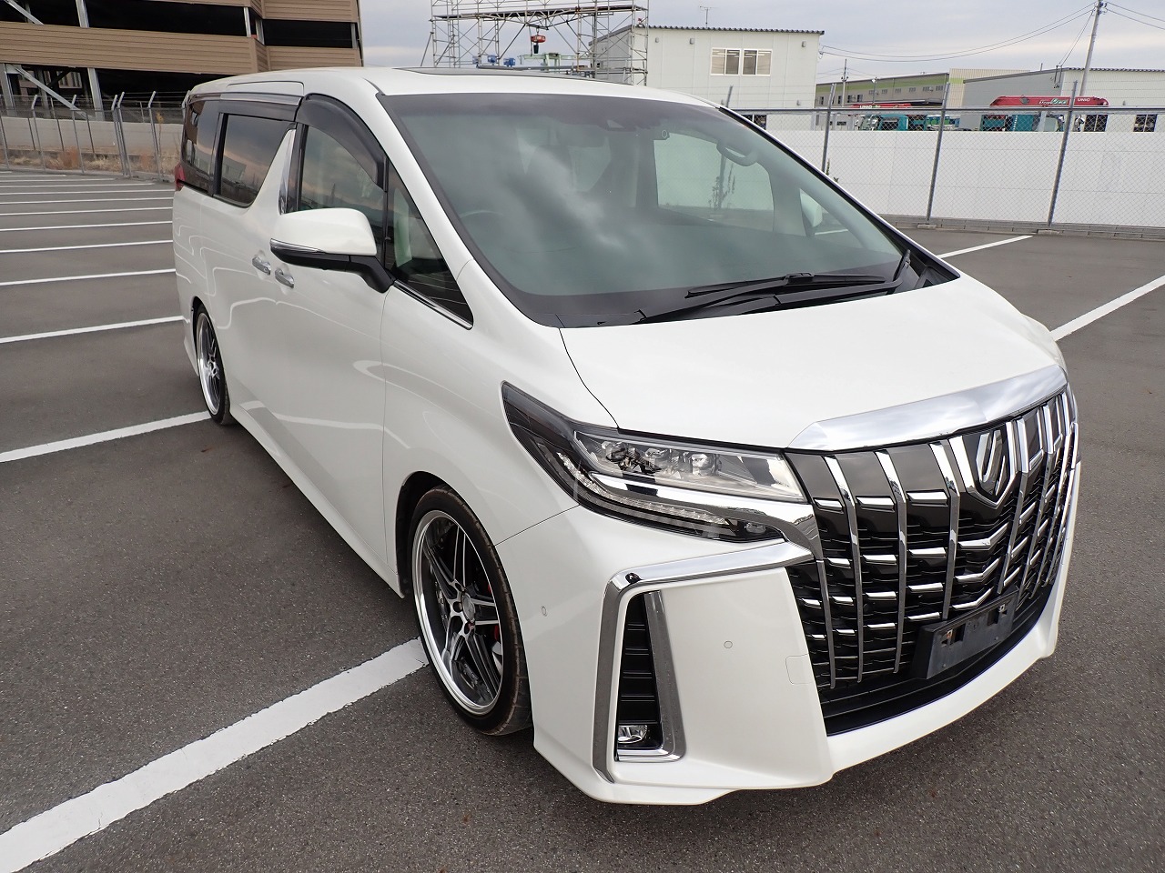 TOYOTA Alphard