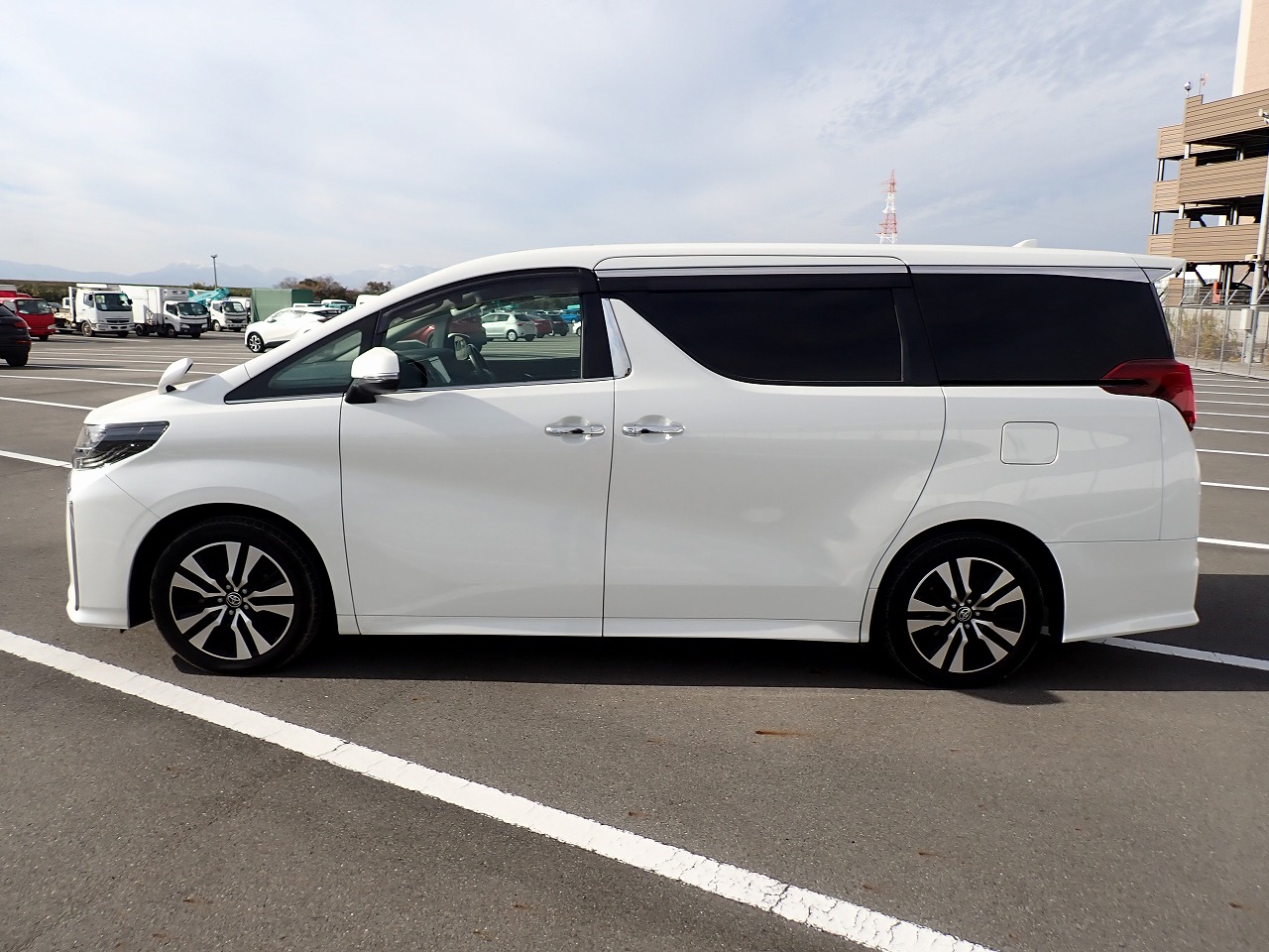 TOYOTA Alphard