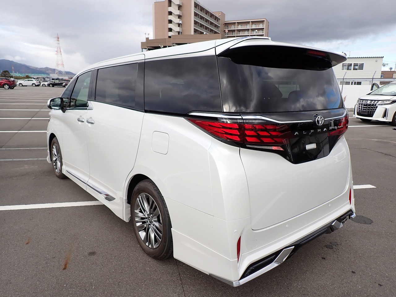 TOYOTA Alphard