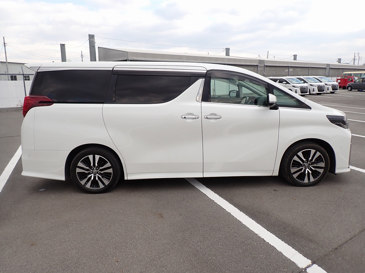 TOYOTA Alphard