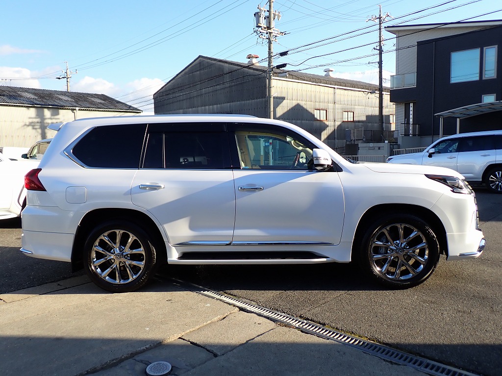 LEXUS LX 570