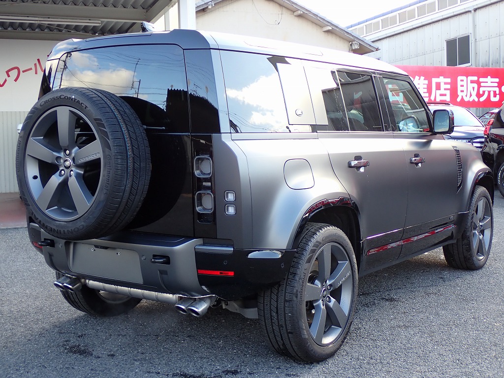 LAND ROVER Defender