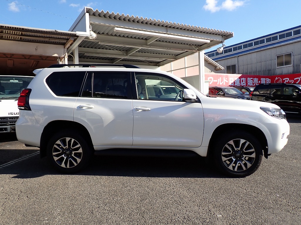 TOYOTA Land Cruiser Prado