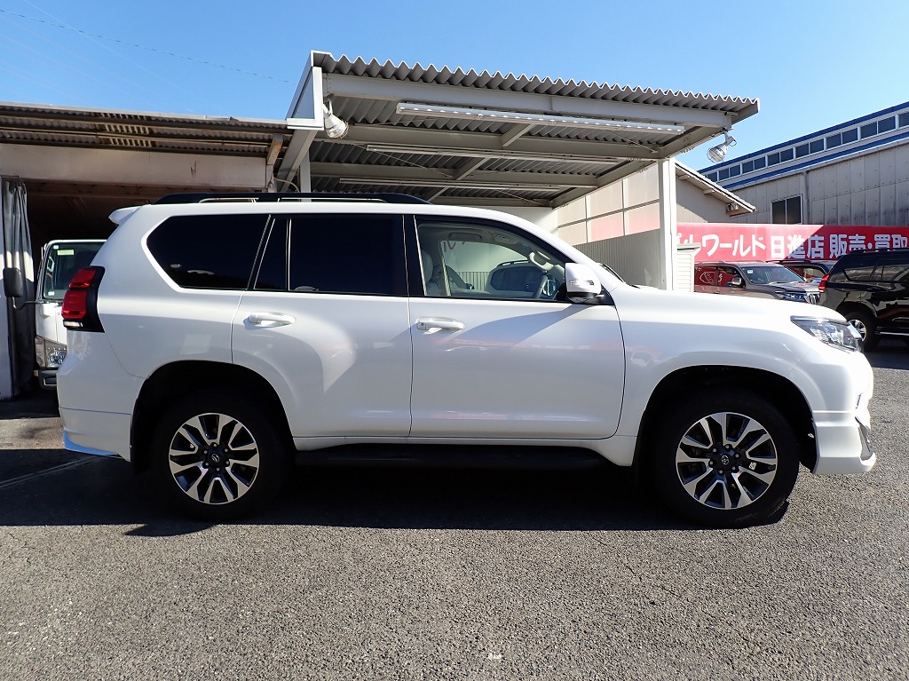 TOYOTA Land Cruiser Prado