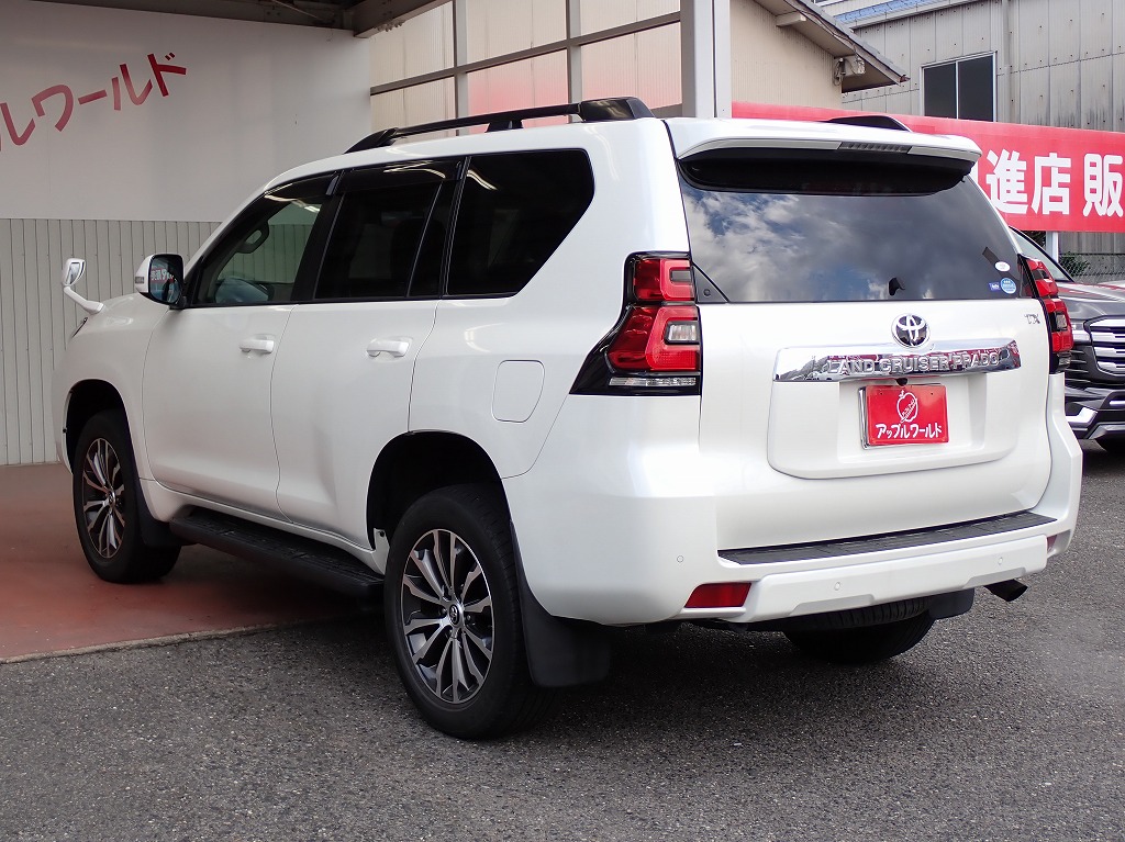 TOYOTA Land Cruiser Prado