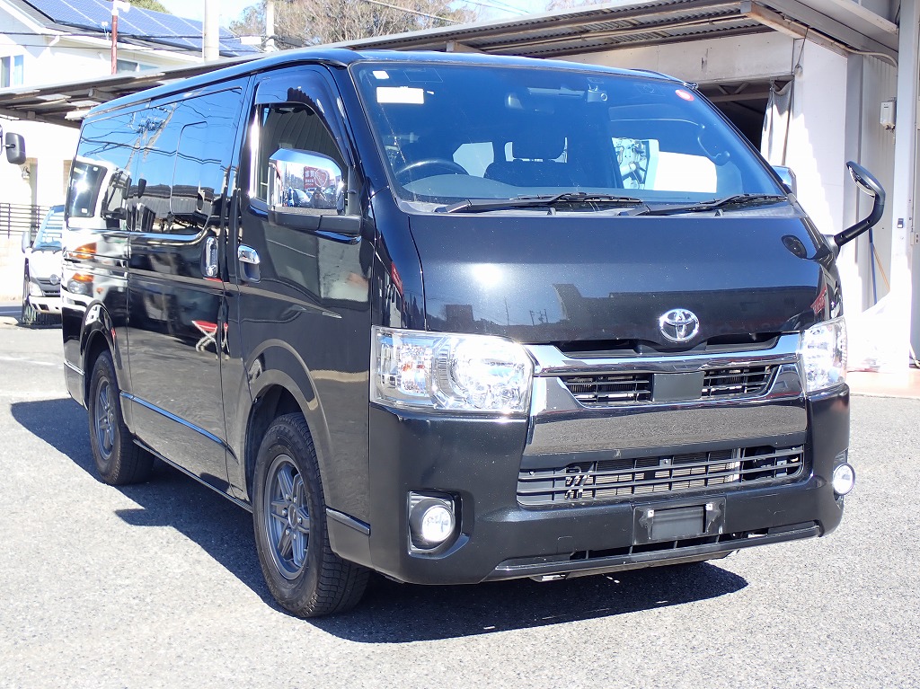 TOYOTA Hiace Van