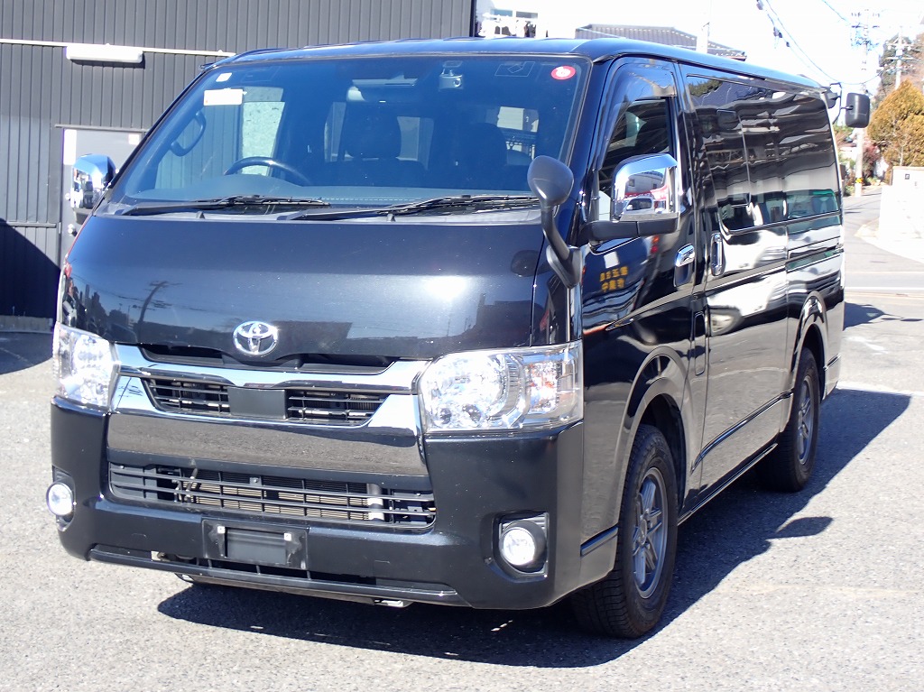 TOYOTA Hiace Van