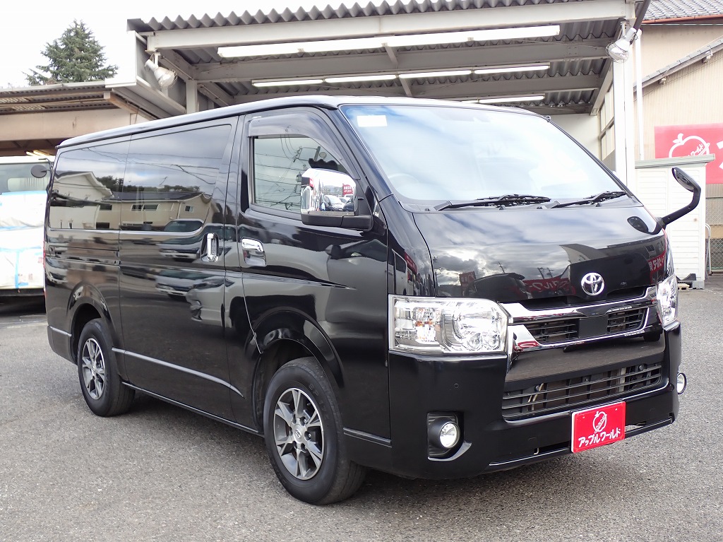 TOYOTA Hiace Van