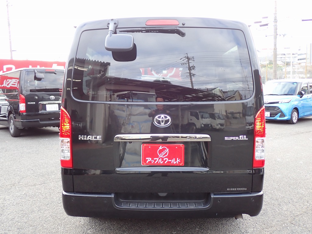 TOYOTA Hiace Van